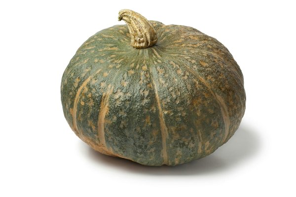 Quelles techniques pour préparer des plats à base de courge dans un restaurant de cuisine d'automne?